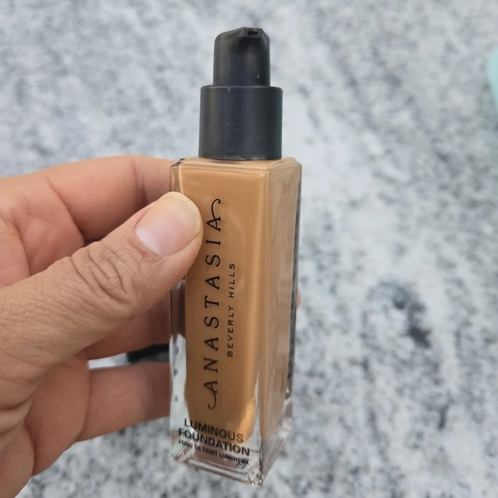 Anastasia Beverly Hills Medium Coverage Natural Finish Luminous Foundation 440c